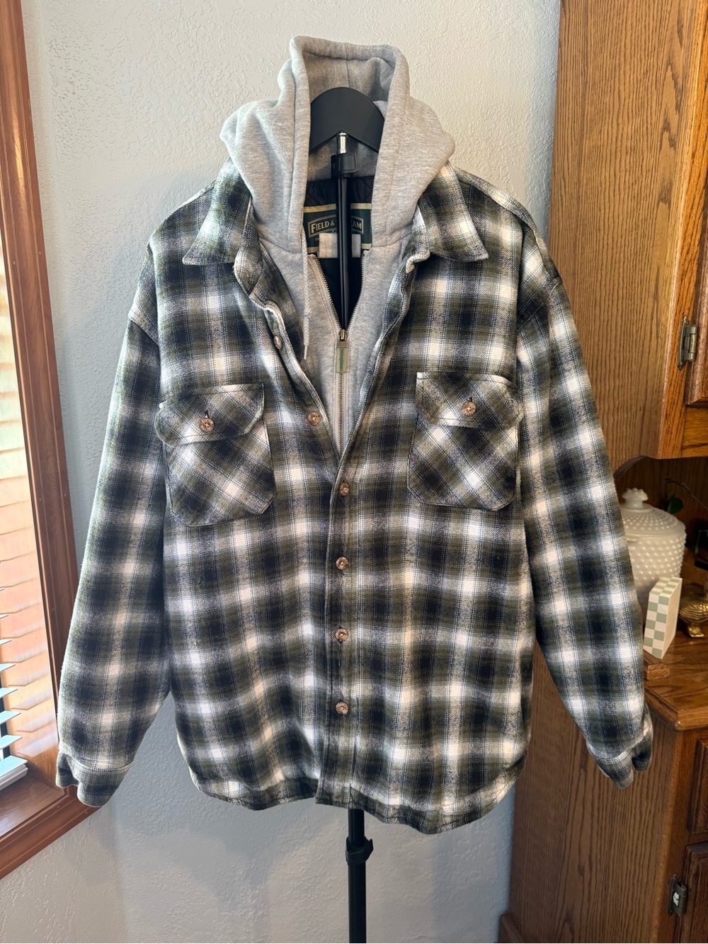 Field & Stream men’s Y2K Black, green, white Plaid zip up hoodie jacket. Size XL